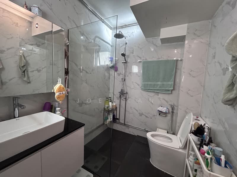 352 Bukit Batok Street 34, 352 Bukit Batok Street 34, 4 Bedrooms, 1,657 sqft, HDB Flat For Sale, by Joel Tan, 500174041 - Bathroom - PropertyGuru.com.sg