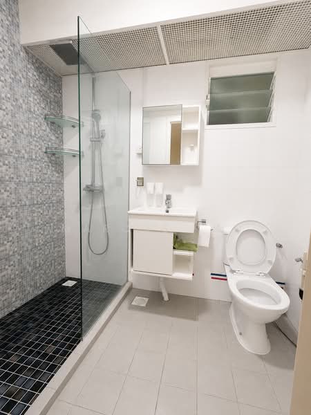 662D Edgedale Plains, 662D Edgedale Plains, 3 Bedrooms, 1,206 sqft, HDB Flat For Sale, by Marcus Tan, 500174043 - Bathroom - PropertyGuru.com.sg