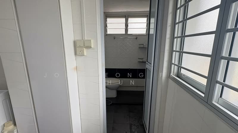 132 Bedok North Street 2, 132 Bedok North Street 2, 3 Bedrooms, 990 sqft, HDB Flat For Sale, by Joel Leong Foo Shun, 500174044 - Common Toilet - PropertyGuru.com.sg