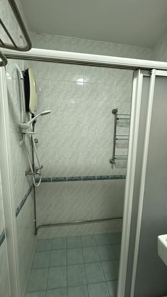 654A Jurong West Street 61, 654A Jurong West Street 61, 3 Bedrooms, 1,184 sqft, HDB Flat For Sale, by Joaye Ong, 500174054 - Bathroom - PropertyGuru.com.sg