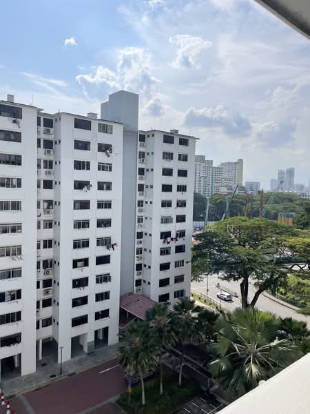 166 Stirling Road, 166 Stirling Road, 2 Bedrooms, 646 sqft, HDB Flat For Rent, by Lin Yiqian, 500174055 - Exterior - PropertyGuru.com.sg