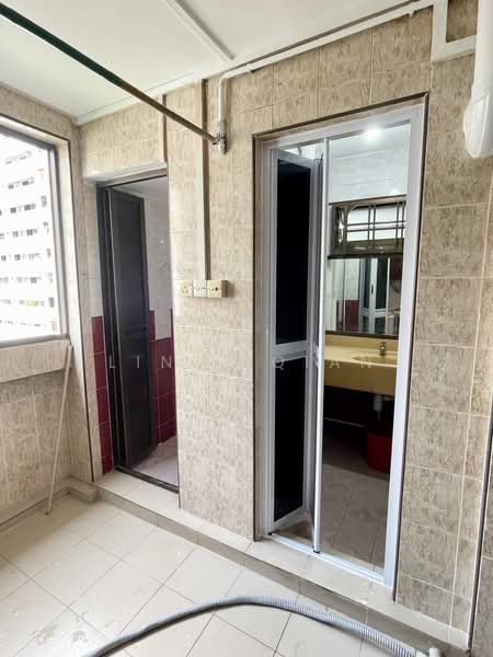 166 Stirling Road, 166 Stirling Road, 2 Bedrooms, 646 sqft, HDB Flat For Rent, by Lin Yiqian, 500174055 - Bathroom - PropertyGuru.com.sg