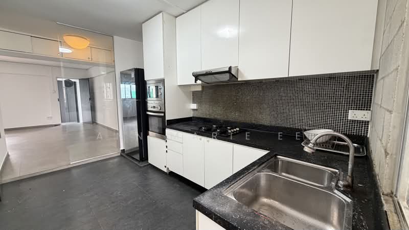 311 Shunfu Road, 311 Shunfu Road, 2 Bedrooms, 1,022 sqft, HDB Flat For Rent, by Ann Marie Ee, 500174063 - Kitchen - PropertyGuru.com.sg