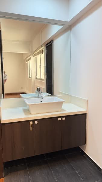 311 Shunfu Road, 311 Shunfu Road, 2 Bedrooms, 1,022 sqft, HDB Flat For Rent, by Ann Marie Ee, 500174063 - Bathroom - PropertyGuru.com.sg