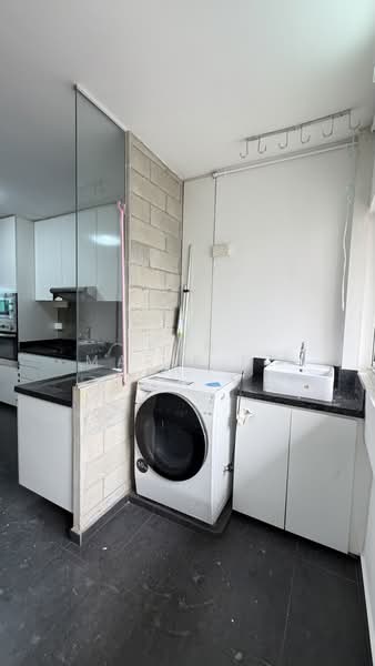 311 Shunfu Road, 311 Shunfu Road, 2 Bedrooms, 1,022 sqft, HDB Flat For Rent, by Ann Marie Ee, 500174063 - Kitchen - PropertyGuru.com.sg