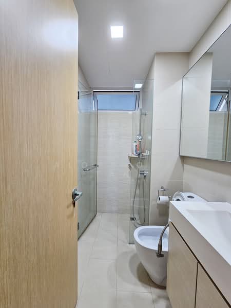 Waterview, 75 Tampines Avenue 1, 2 Bedrooms, 786 sqft, Condominium For Rent, by Aloysious Tan, 500174068 - Bathroom - PropertyGuru.com.sg