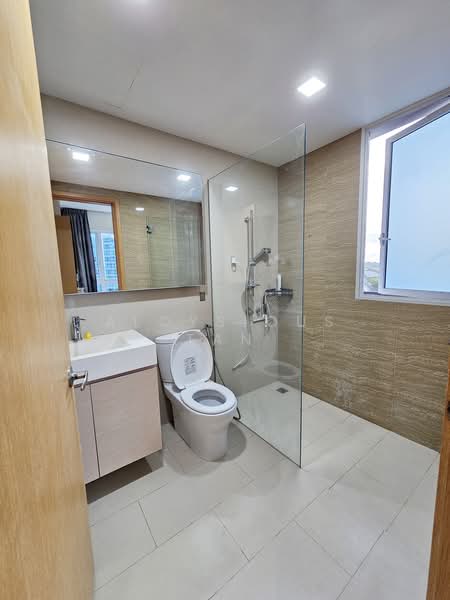 Waterview, 75 Tampines Avenue 1, 2 Bedrooms, 786 sqft, Condominium For Rent, by Aloysious Tan, 500174068 - Bathroom - PropertyGuru.com.sg