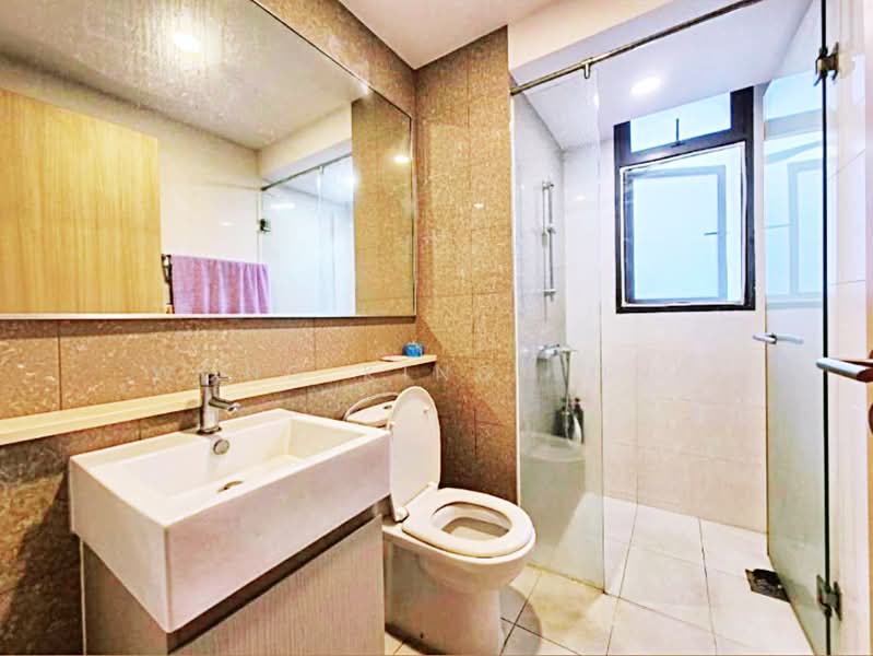 Twin Fountains, 17 Woodlands Avenue 6, 4 Bedrooms, 1,152 sqft, Executive Condominium For Sale, by Wong King Fong, 500174073 - Bathroom - PropertyGuru.com.sg