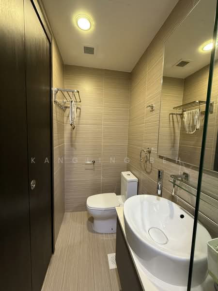 Guillemard Suites, 213 Guillemard Road, 2 Bedrooms, 721 sqft, Apartment For Sale, by KangLing Beh, 500174098 - Bathroom - PropertyGuru.com.sg