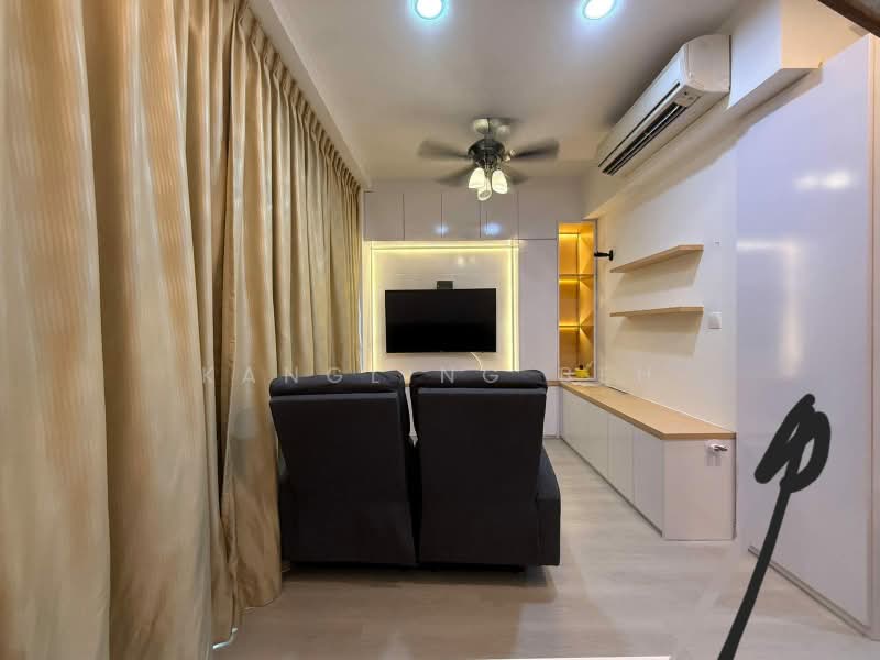 Guillemard Suites, 213 Guillemard Road, 2 Bedrooms, 721 sqft, Apartment For Sale, by KangLing Beh, 500174098 - Living Room - PropertyGuru.com.sg