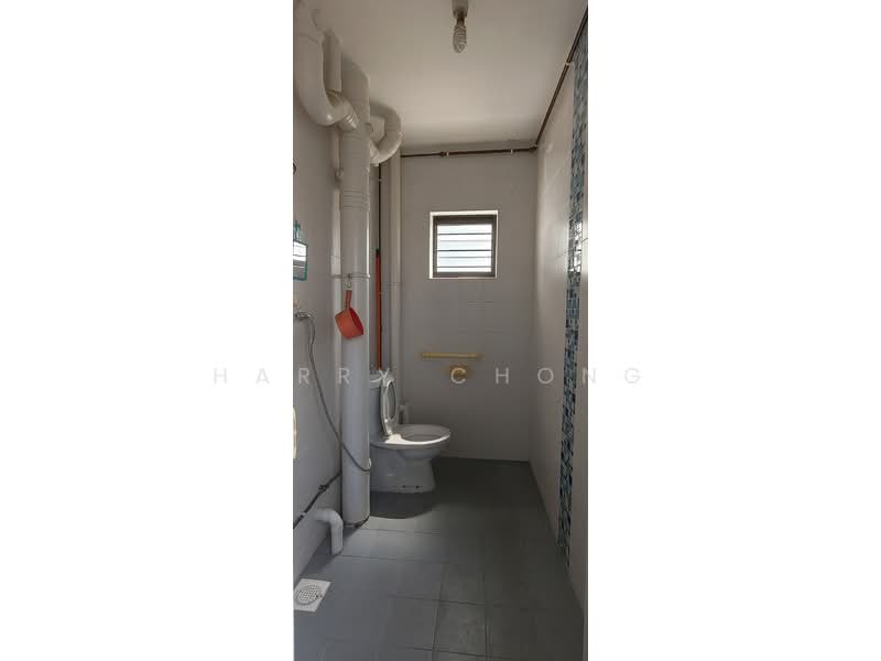 115 Pending Road, 115 Pending Road, 2 Bedrooms, 786 sqft, HDB Flat For Sale, by Harry Chong, 500174101 - Bathroom - PropertyGuru.com.sg