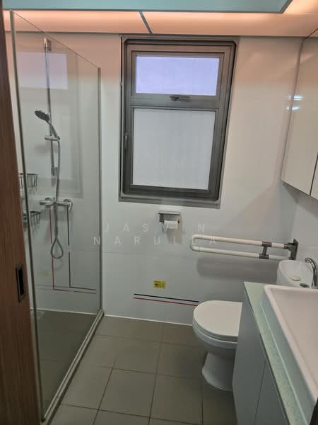 153B Bedok South Road, 153B Bedok South Road, 4 Bedrooms, 1,216 sqft, HDB Flat For Sale, by Jasvin Narulla, 500174104 - Bathroom - PropertyGuru.com.sg