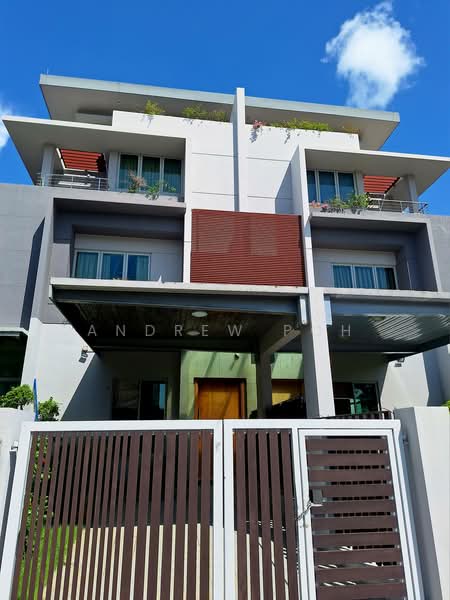 Kembangan Villas, Lengkong Tiga, 5 Bedrooms, 4,500 sqft, Semi-Detached House For Sale, by Andrew Poh, 500174114 - Exterior - PropertyGuru.com.sg