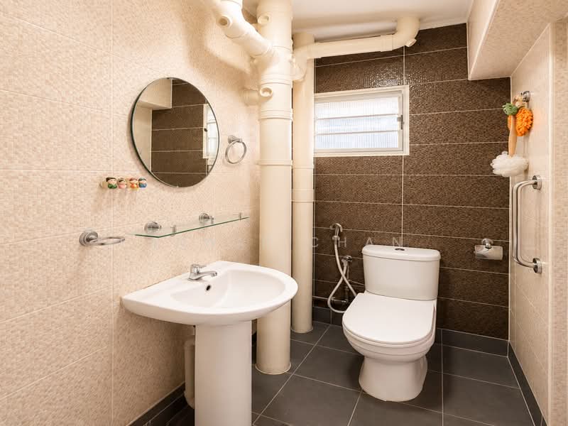 196A Punggol Field, 196A Punggol Field, 3 Bedrooms, 1,184 sqft, HDB Flat For Sale, by Anwar Chan, 500174117 - Bathroom - PropertyGuru.com.sg