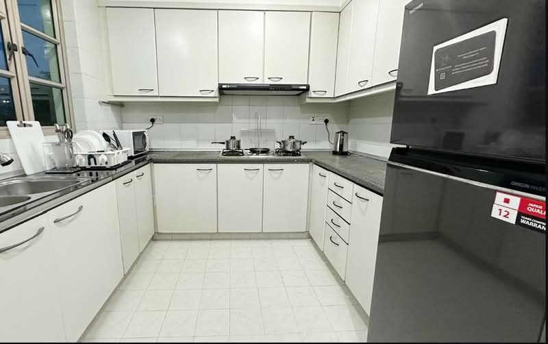 Azalea Park Condo, 2 Flora Road, Room Rental, 100 sqft, Condominium For Rent, by Tessa Chiu, 500174118 - Kitchen - PropertyGuru.com.sg