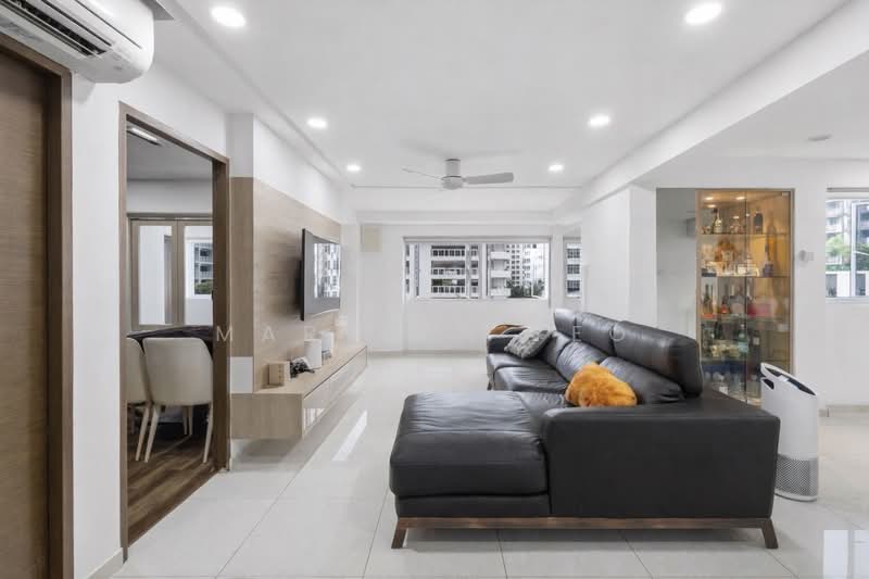 665 Yishun Avenue 4, 665 Yishun Avenue 4, 4 Bedrooms, 1,765 sqft, HDB Flat For Sale, by Marylyn Yeo, 500174120 - Living Room - PropertyGuru.com.sg