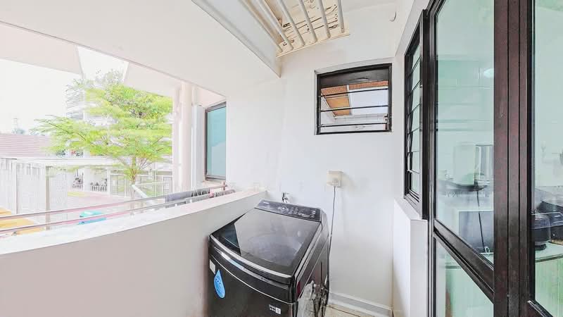 372 Jurong East Street 32, 372 Jurong East Street 32, 2 Bedrooms, 688 sqft, HDB Flat For Sale, by Nazriff ., 500174138 - Service Yard - PropertyGuru.com.sg