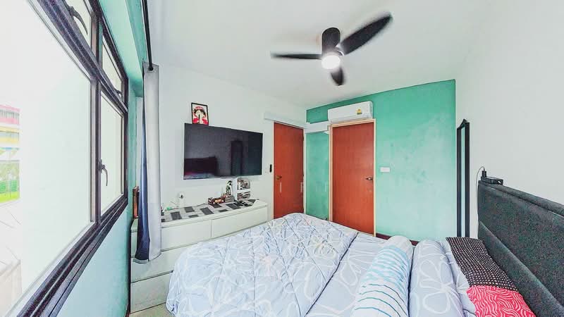 372 Jurong East Street 32, 372 Jurong East Street 32, 2 Bedrooms, 688 sqft, HDB Flat For Sale, by Nazriff ., 500174138 - Master Bedroom - PropertyGuru.com.sg