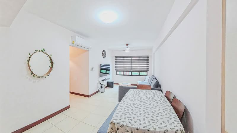 372 Jurong East Street 32, 372 Jurong East Street 32, 2 Bedrooms, 688 sqft, HDB Flat For Sale, by Nazriff ., 500174138 - Living Room - PropertyGuru.com.sg