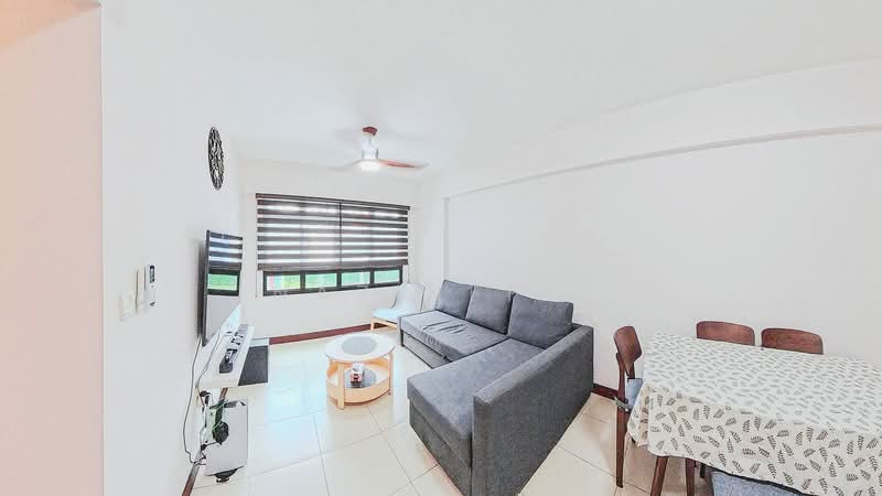 372 Jurong East Street 32, 372 Jurong East Street 32, 2 Bedrooms, 688 sqft, HDB Flat For Sale, by Nazriff ., 500174138 - Living Room - PropertyGuru.com.sg
