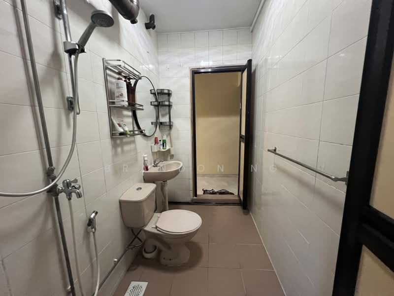 721 Tampines Street 71, 721 Tampines Street 71, Room Rental, 150 sqft, HDB Flat For Rent, by Brandon Ng, 500174152 - Bathroom - PropertyGuru.com.sg