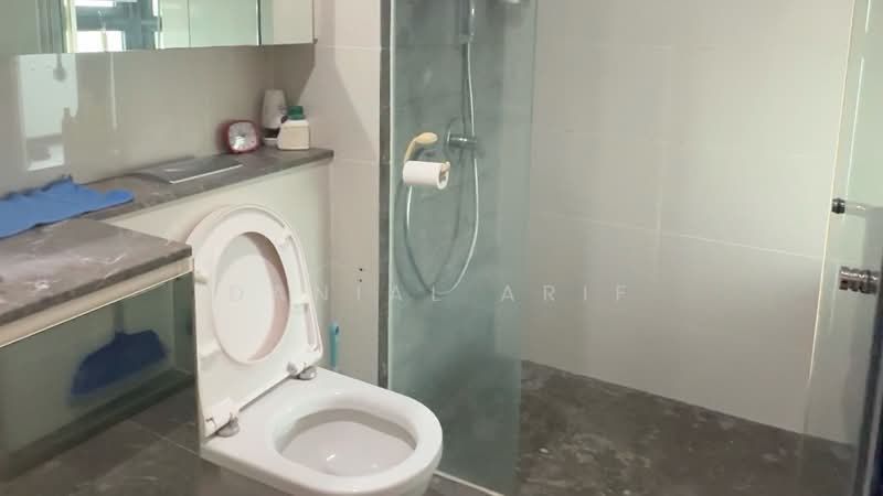 The Gale, Flora Road, 2 Bedrooms, 1,152 sqft, Condominium For Sale, by Danial Arif, 500174166 - Master Bathroom - PropertyGuru.com.sg