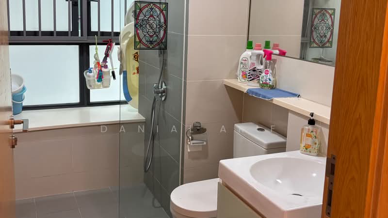 The Gale, Flora Road, 2 Bedrooms, 1,152 sqft, Condominium For Sale, by Danial Arif, 500174166 - Bathroom - PropertyGuru.com.sg