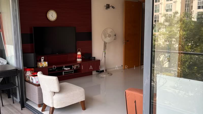 The Gale, Flora Road, 2 Bedrooms, 1,152 sqft, Condominium For Sale, by Danial Arif, 500174166 - Living Room - PropertyGuru.com.sg