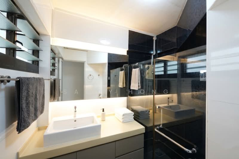 518 Jurong West Street 52, 518 Jurong West Street 52, 3 Bedrooms, 1,130 sqft, HDB Flat For Sale, by Sandy Hong, 500174176 - Bathroom - PropertyGuru.com.sg