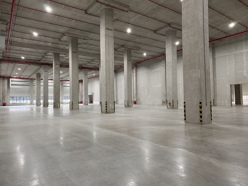 8m Clear | MRT | 5 Dedicated Bays | Ramp Up @ Jurong, Boon Lay / Jurong / Tuas, 38,004 sqft, Warehouse For Rent, by Eileen Cheng, 500174177 - CommercialGuru.com.sg