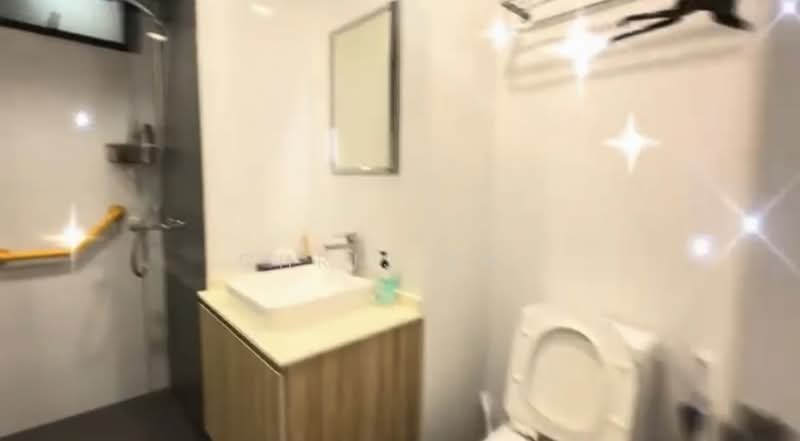 Seasons View, 7 Pemimpin Drive, 3 Bedrooms, 1,141 sqft, Condominium For Rent, by Chris Eng, 500174179 - Bathroom - PropertyGuru.com.sg