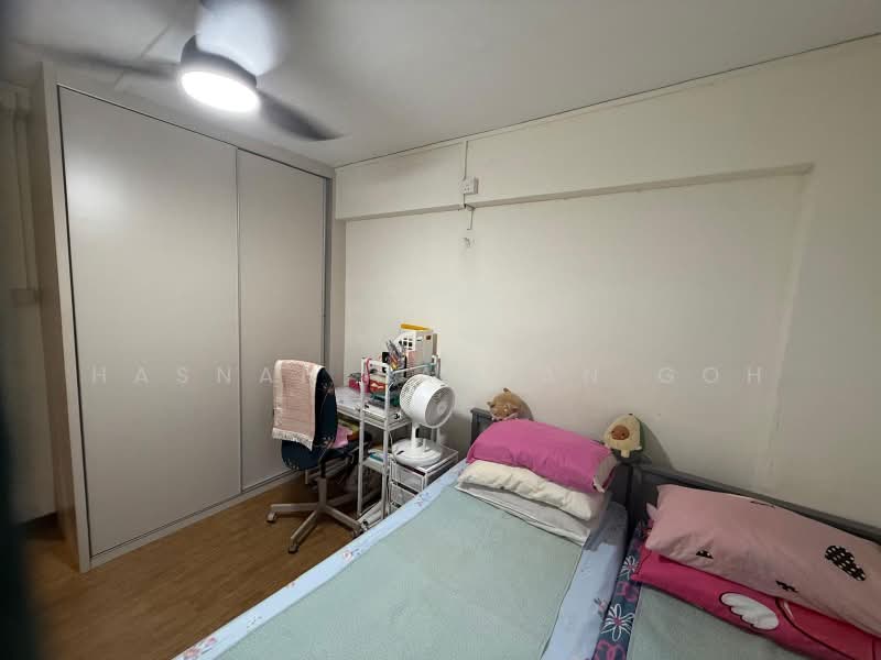 693 Hougang Street 61, 693 Hougang Street 61, 3 Bedrooms, 904 sqft, HDB Flat For Sale, by Hasnah Hassan Goh, 500174191 - Bedroom - PropertyGuru.com.sg