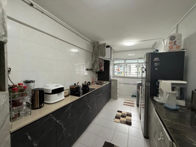 693 Hougang Street 61, 693 Hougang Street 61, 3 Bedrooms, 904 sqft, HDB Flat For Sale, by Hasnah Hassan Goh, 500174191 - Kitchen - PropertyGuru.com.sg