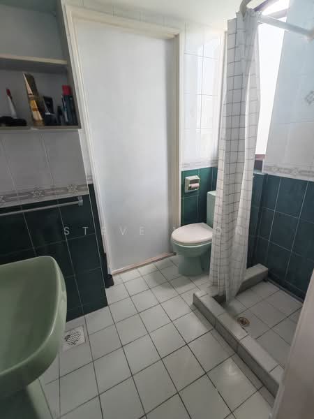 The Tanamera, 5 Tanah Merah Kechil Road, Room Rental, 80 sqft, Condominium For Rent, by Steve Voon, 500174194 - Bathroom - PropertyGuru.com.sg