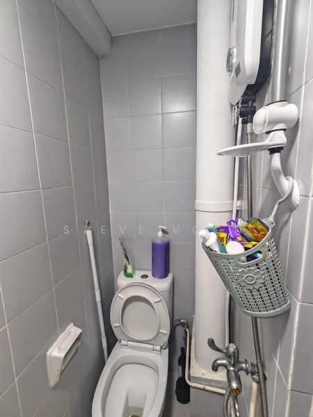 The Tanamera, 5 Tanah Merah Kechil Road, Room Rental, 80 sqft, Condominium For Rent, by Steve Voon, 500174194 - Bathroom - PropertyGuru.com.sg