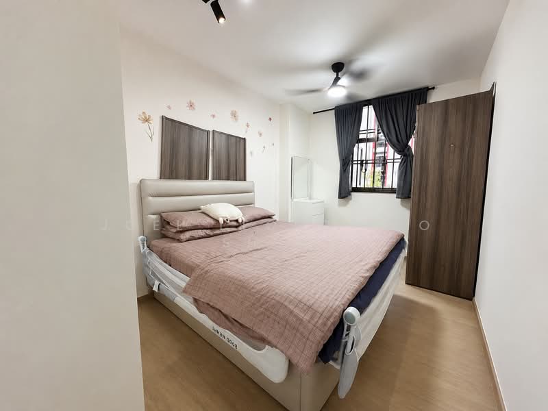 339A Sembawang Close, 339A Sembawang Close, 4 Bedrooms, 1,227 sqft, HDB Flat For Sale, by Joel Leong Foo Shun, 500174195 - Bedroom - PropertyGuru.com.sg