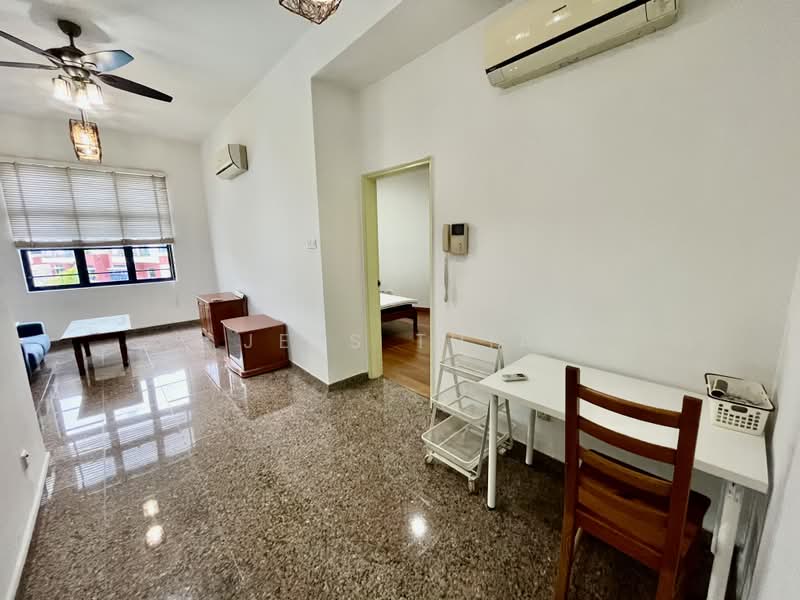 Nineteen Shelford, 19 Shelford Road, 1 Bedroom, 635 sqft, Condominium For Rent, by Jess Thia, 500174200 - Living Room - PropertyGuru.com.sg