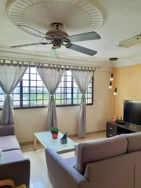 722 Yishun Street 71, 722 Yishun Street 71, Room Rental, 118 sqft, HDB Flat For Rent, by Jess Thia, 500174202 - Living Room - PropertyGuru.com.sg