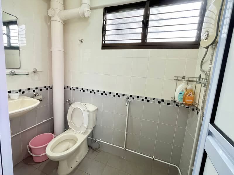 722 Yishun Street 71, 722 Yishun Street 71, Room Rental, 118 sqft, HDB Flat For Rent, by Jess Thia, 500174202 - Bathroom - PropertyGuru.com.sg