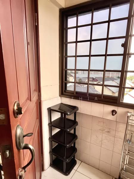 722 Yishun Street 71, 722 Yishun Street 71, Room Rental, 118 sqft, HDB Flat For Rent, by Jess Thia, 500174202 - Entrance - PropertyGuru.com.sg