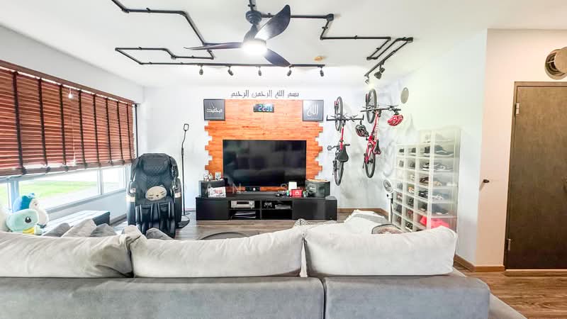 377B Hougang Street 32, 377B Hougang Street 32, 4 Bedrooms, 1,227 sqft, HDB Flat For Sale, by Dan Soon, 500174203 - Living Room - PropertyGuru.com.sg