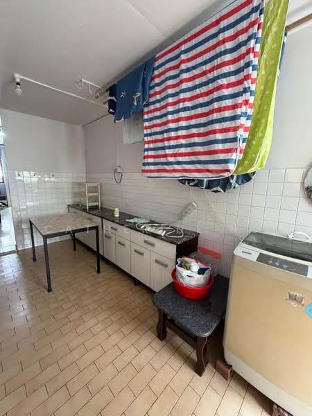 361 Bukit Batok Street 31, 361 Bukit Batok Street 31, 2 Bedrooms, 732 sqft, HDB Flat For Rent, by Catherine Ng, 500174204 - Kitchen - PropertyGuru.com.sg