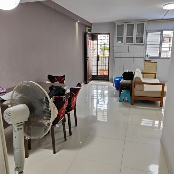 307 Bukit Batok Street 31, 307 Bukit Batok Street 31, 3 Bedrooms, 93 sqft, HDB Flat For Sale, by Jenny Lim, 500174205 - Living Room - PropertyGuru.com.sg