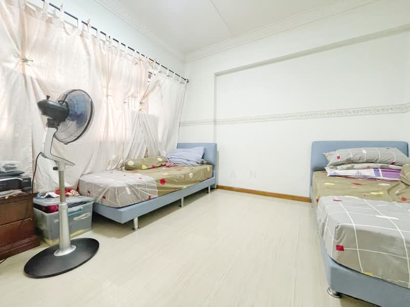 726 Yishun Street 71, 726 Yishun Street 71, 3 Bedrooms, 904 sqft, HDB Flat For Sale, by Ken Tan, 500174206 - Bedroom - PropertyGuru.com.sg
