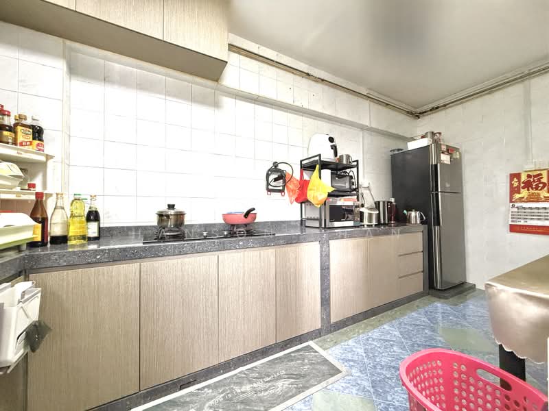 121B Rivervale Drive, 121B Rivervale Drive, 3 Bedrooms, 1,184 sqft, HDB Flat For Sale, by Hanson Chan, 500174211 - Kitchen - PropertyGuru.com.sg