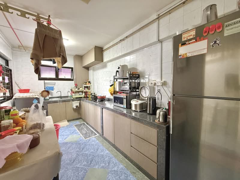 121B Rivervale Drive, 121B Rivervale Drive, 3 Bedrooms, 1,184 sqft, HDB Flat For Sale, by Hanson Chan, 500174211 - Kitchen - PropertyGuru.com.sg