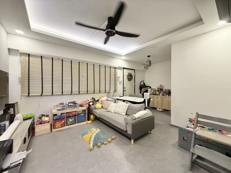 437 Woodlands Street 41, 437 Woodlands Street 41, 3 Bedrooms, 904 sqft, HDB Flat For Sale, by Kevin Sangju, 500174215 - Living Room - PropertyGuru.com.sg