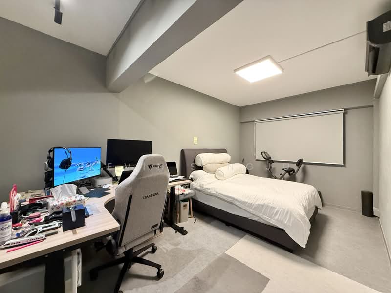 437 Woodlands Street 41, 437 Woodlands Street 41, 3 Bedrooms, 904 sqft, HDB Flat For Sale, by Kevin Sangju, 500174215 - Master Bedroom/Study Setup - PropertyGuru.com.sg