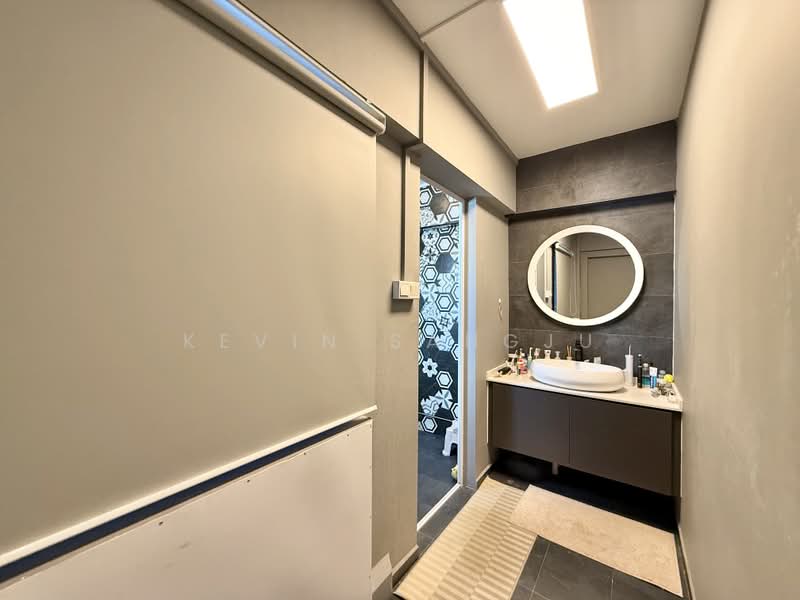 437 Woodlands Street 41, 437 Woodlands Street 41, 3 Bedrooms, 904 sqft, HDB Flat For Sale, by Kevin Sangju, 500174215 - Master Bathroom - PropertyGuru.com.sg