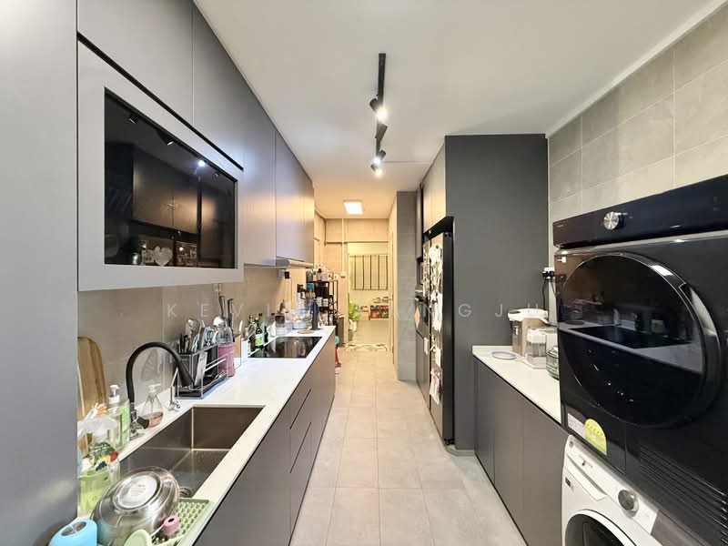 437 Woodlands Street 41, 437 Woodlands Street 41, 3 Bedrooms, 904 sqft, HDB Flat For Sale, by Kevin Sangju, 500174215 - Kitchen - PropertyGuru.com.sg
